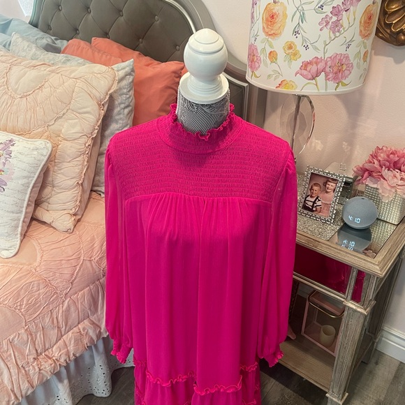 CeCe ๐size large in a beautiful hot pink ๐ - Picture 2 of 7